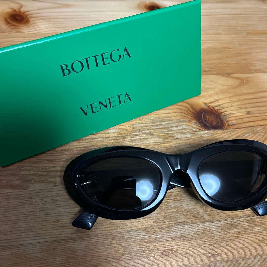 T*a様 BOTTEGA VENETA サングラス BV1191S オーバル型