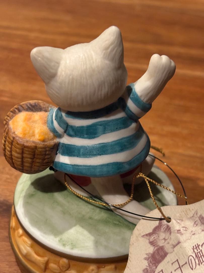 ヨーヨーの猫つまみ ココ 雨に濡れても オルゴール