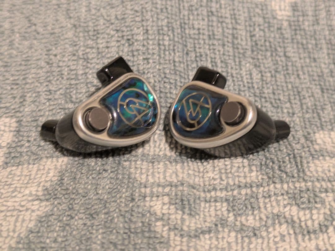 イヤホン 64Audio Nio