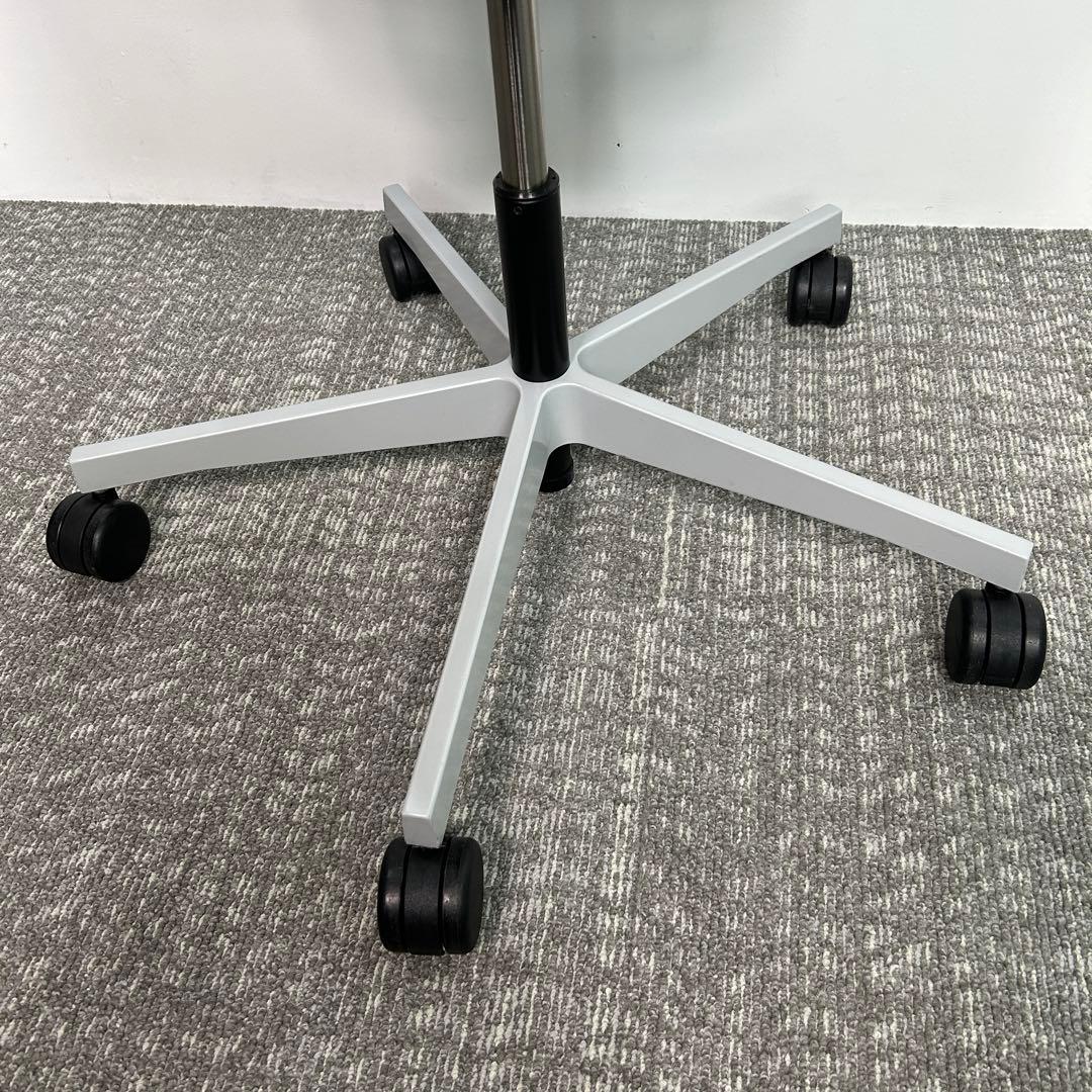 A 2016年　vitra　ヴィトラ　.04　オフィスチェア　アームレスト付き