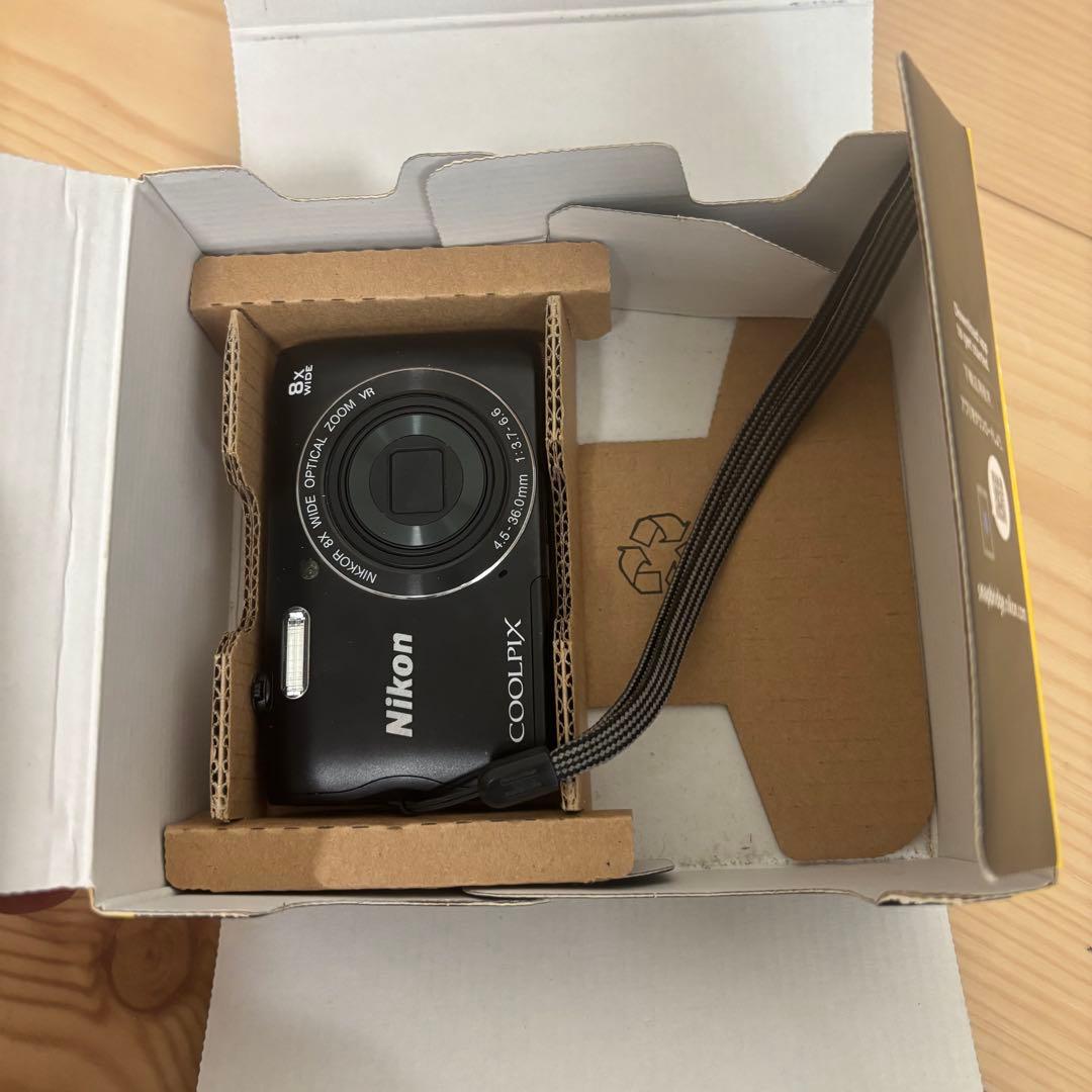 【美品】　Nikon Coolpix A300 ブラック デジカメ 訳あり