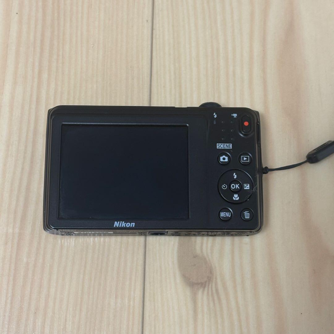 【美品】　Nikon Coolpix A300 ブラック デジカメ 訳あり