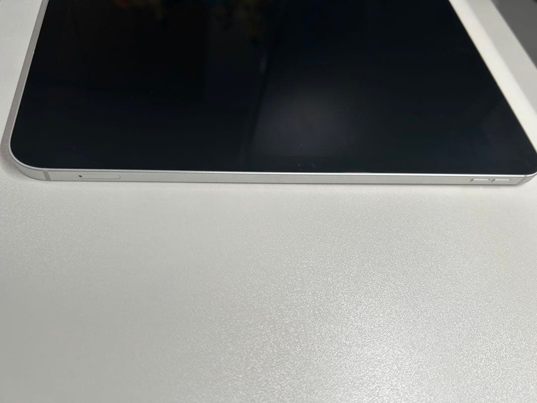 iPad 第10世代 64GB Wi-Fi＋Cellular本体