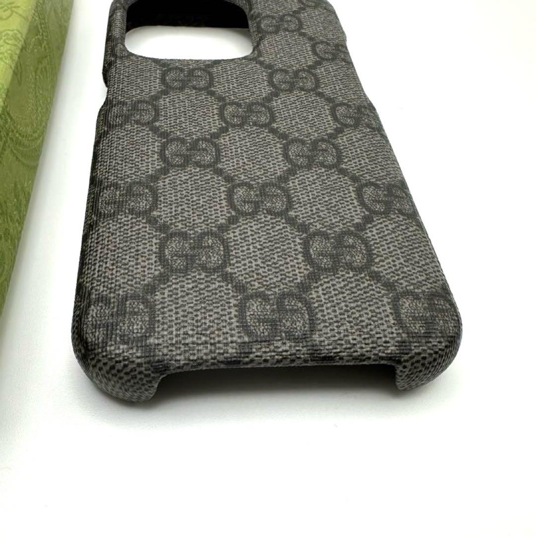 美品　GUCCI iPhone 15Pro スマホケース　GGスプリーム グレー