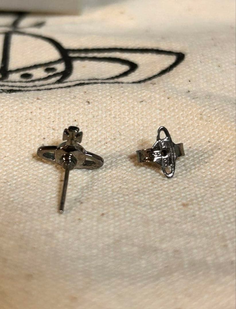 Vivienne Westwood シングルピアス シルバー