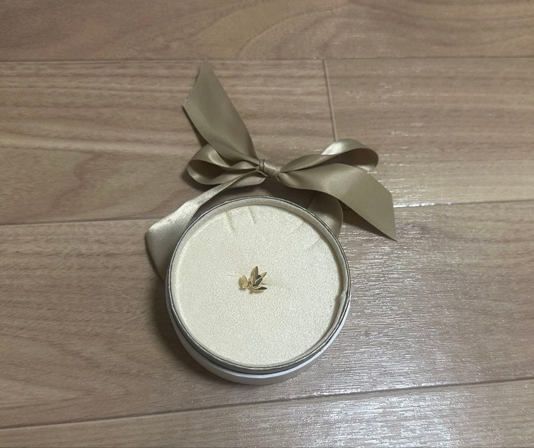 AHKAH パピヨンプリリアン ピアス(片耳用)