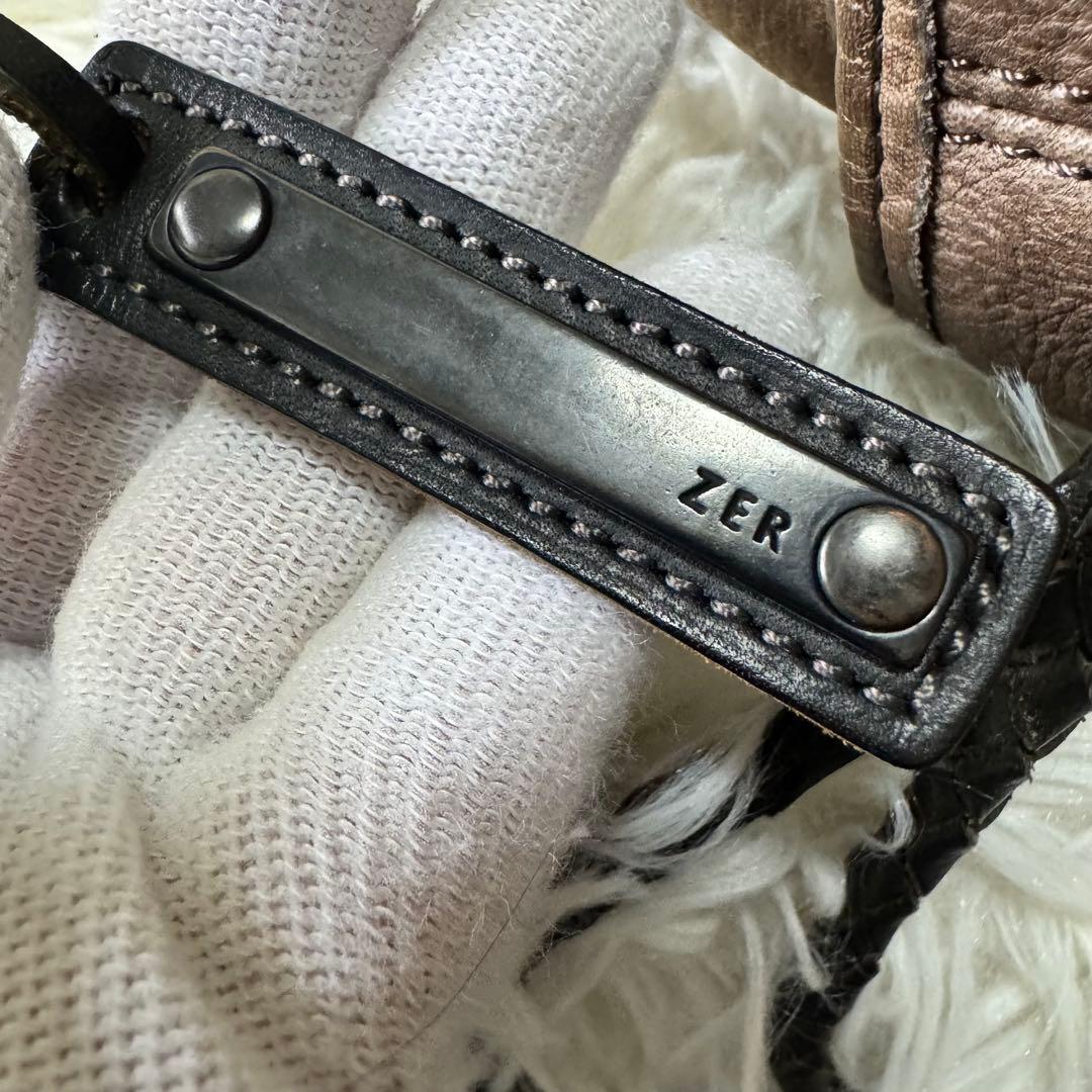 ZER 本革レザー　ショルダーバッグ 三層式