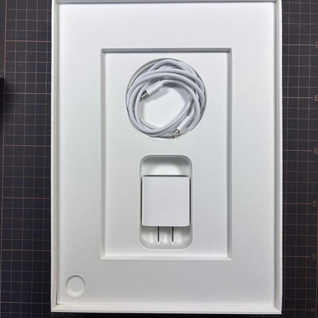 【箱・充電ケーブル付き‼️】Apple iPad (第11世代) シルバー
