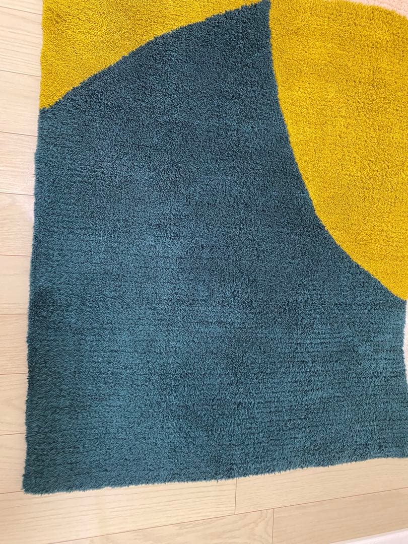 美品　unico アクリルラグ PLATTA(プラッタ) 140×200