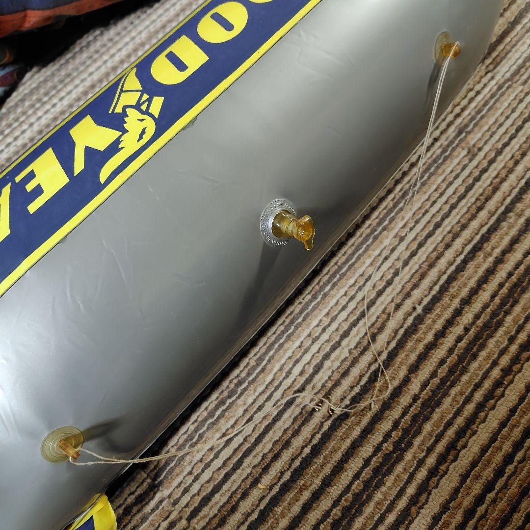 GOOD YEAR 飛行船型装飾品