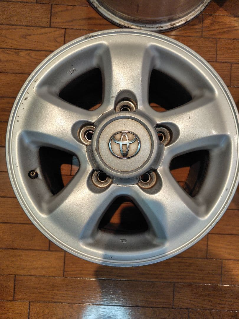 トヨタ ランクル100 純正ホイール