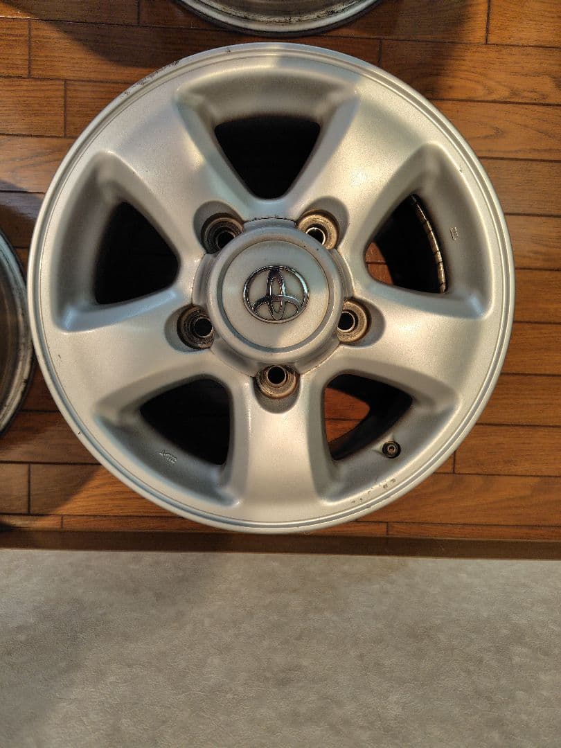 トヨタ ランクル100 純正ホイール