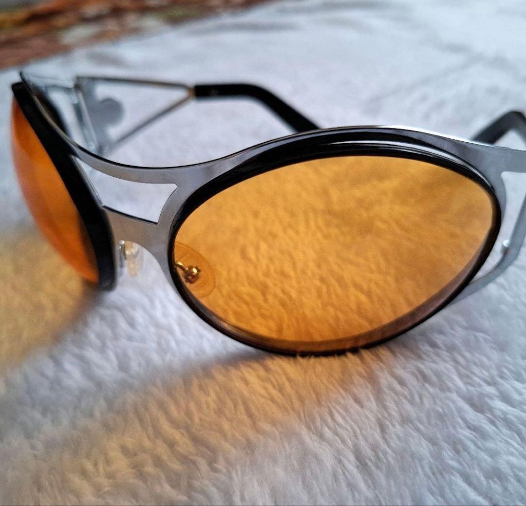 hide ロケットダイブPV着用サングラス