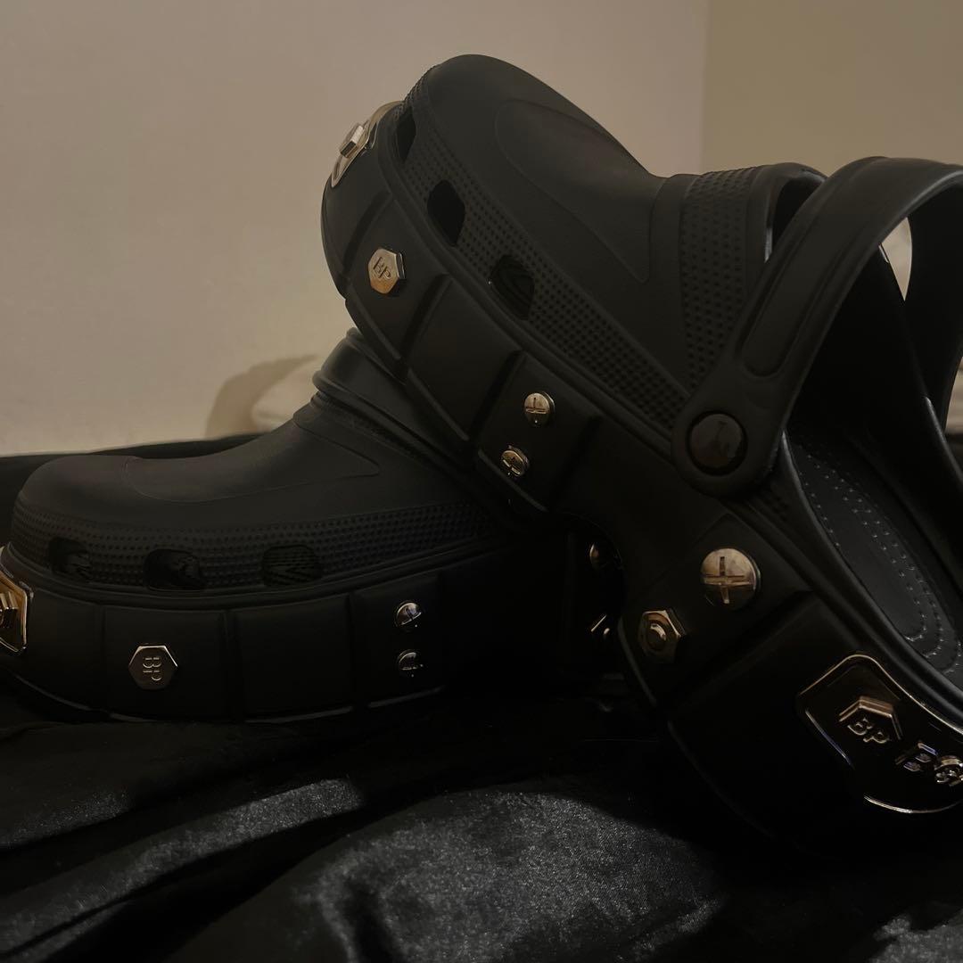 大幅値引き中！【新品】クロックスサンダル