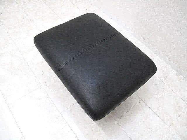【展示品】IDC大塚家具 本革オットマン 　　モダンデザイン　スツール　チェア