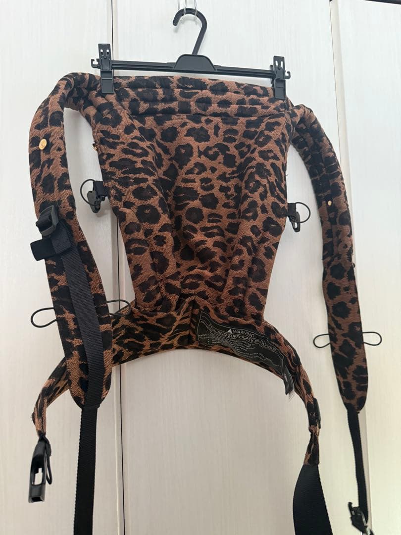 artipoppe アーティポッペ　レオパード柄　ヒョウ柄 抱っこ紐　箱付き