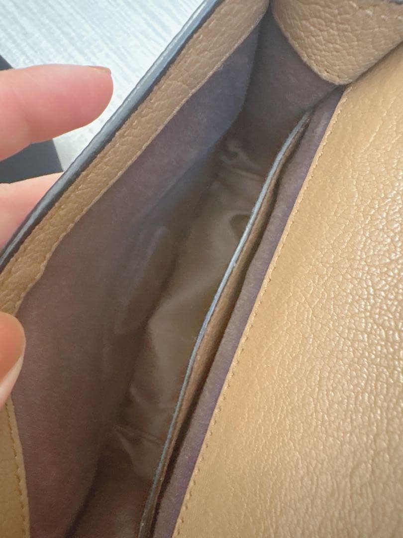 Miu Miu ベージュショルダーバッグ