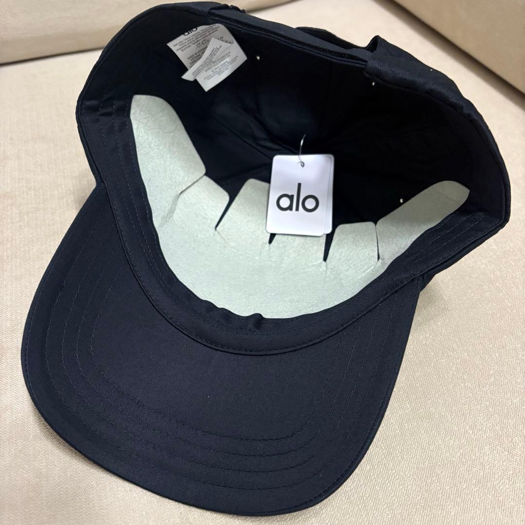 alo yoga ブラック　キャップ