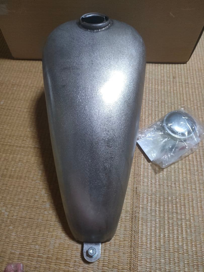 部品屋k＆w製 バルカン400 チョップドハイマウント スポーツスタータンク