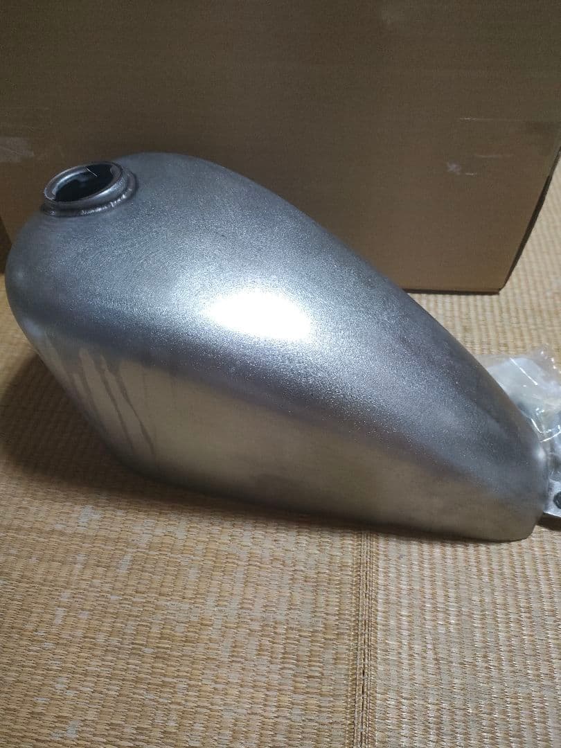 部品屋k＆w製 バルカン400 チョップドハイマウント スポーツスタータンク