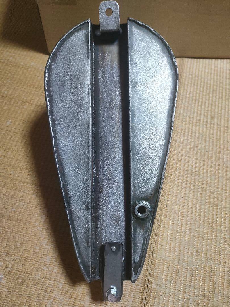 部品屋k＆w製 バルカン400 チョップドハイマウント スポーツスタータンク