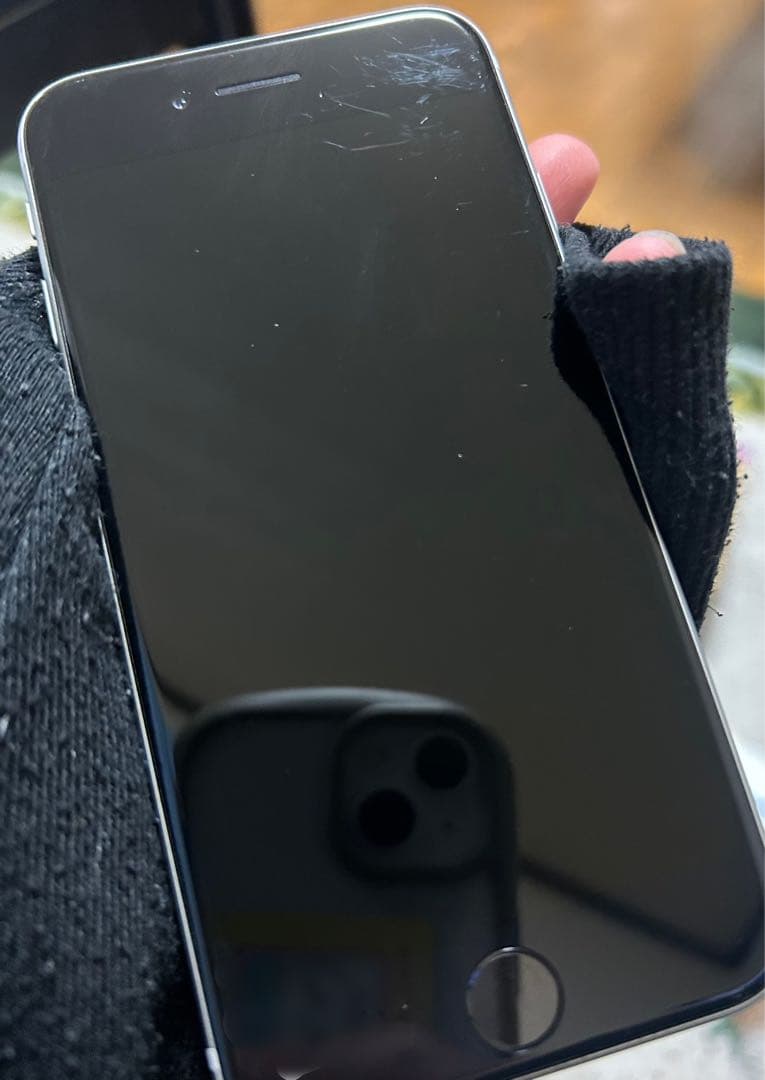 iPhoneSEホワイト＆AirPods第2世代 ケース付き