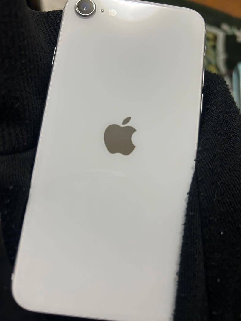 iPhoneSEホワイト＆AirPods第2世代 ケース付き