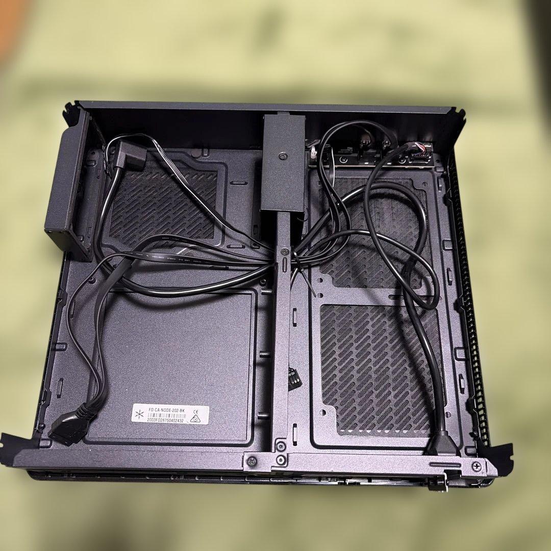 Fractal Design NODE 202 コンパクトケース　ITX