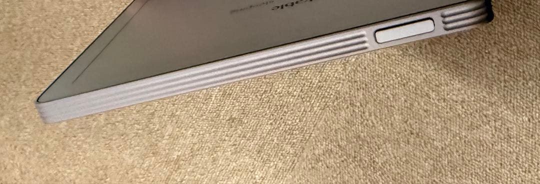 reMarkable paper pro move カバー（非純正）付き