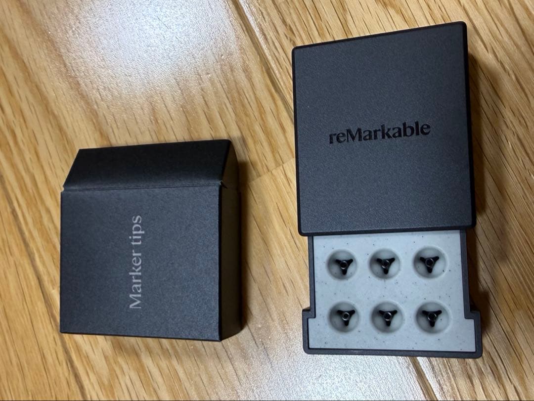 reMarkable paper pro move カバー（非純正）付き