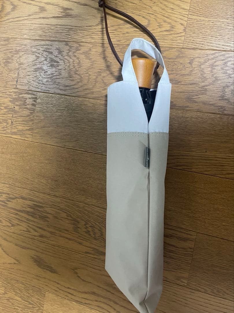 サンバリア100 折りたたみ日傘 ベージュ 3段折りたたみ