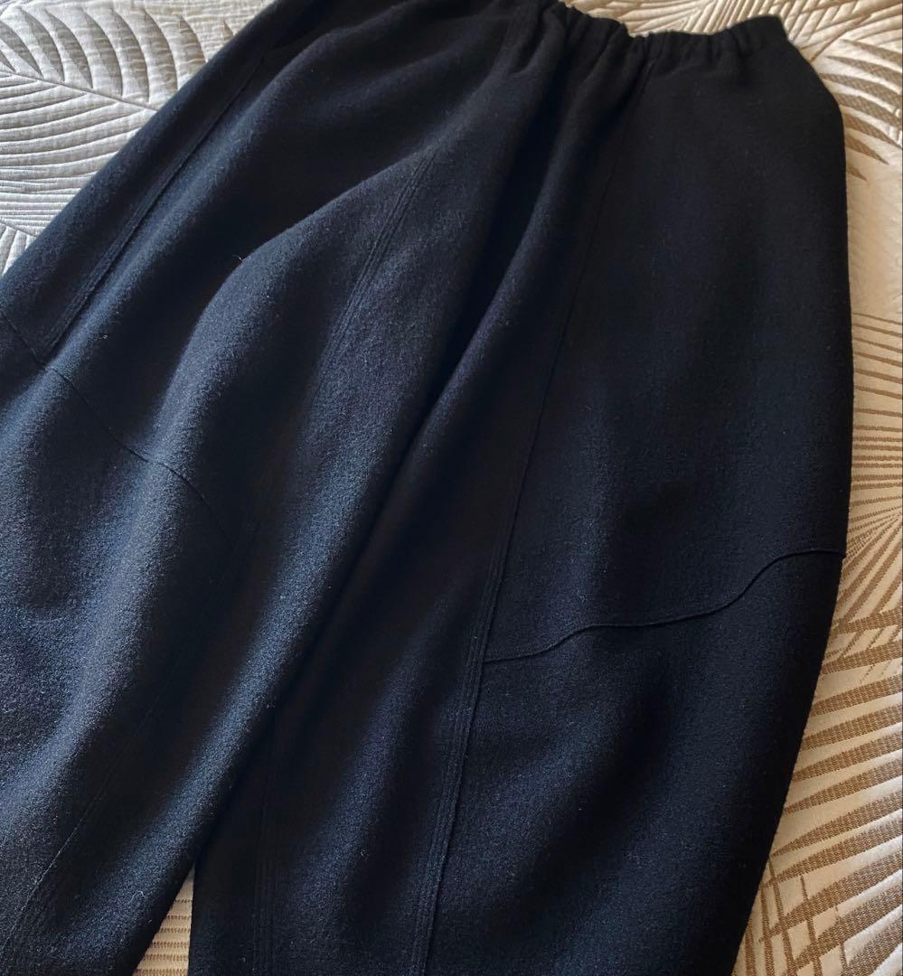 ヨーガンレール　ラム圧縮ウール　バルーンパンツ　黒　ババグーリ