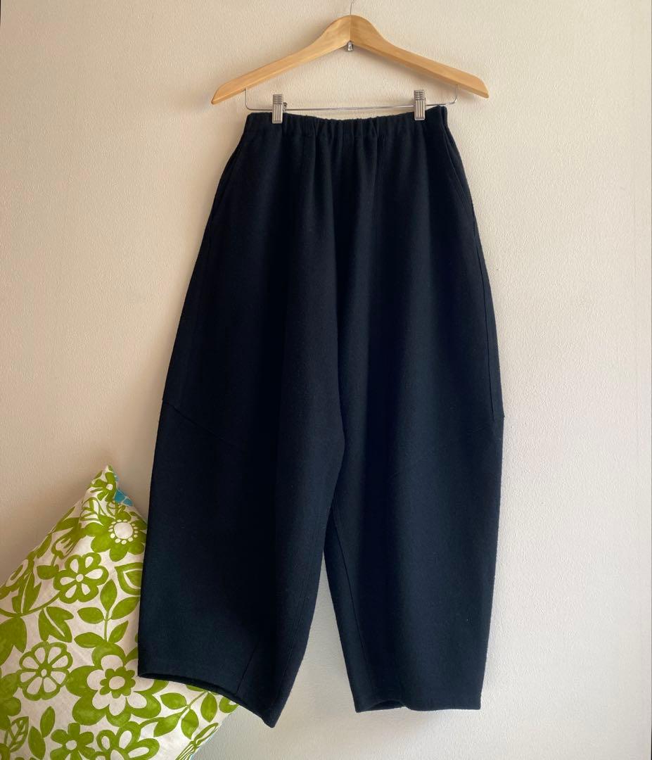 ヨーガンレール　ラム圧縮ウール　バルーンパンツ　黒　ババグーリ