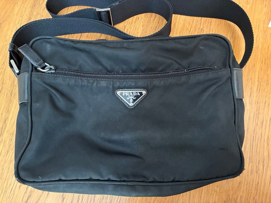 PRADA ブラック ショルダーバッグ　ジャンク