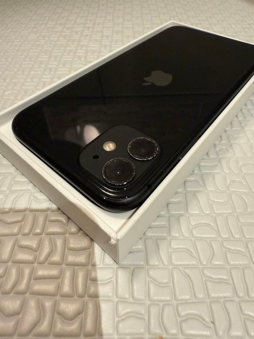 ※アマンダ iPhone11 64GB ブラック simフリー