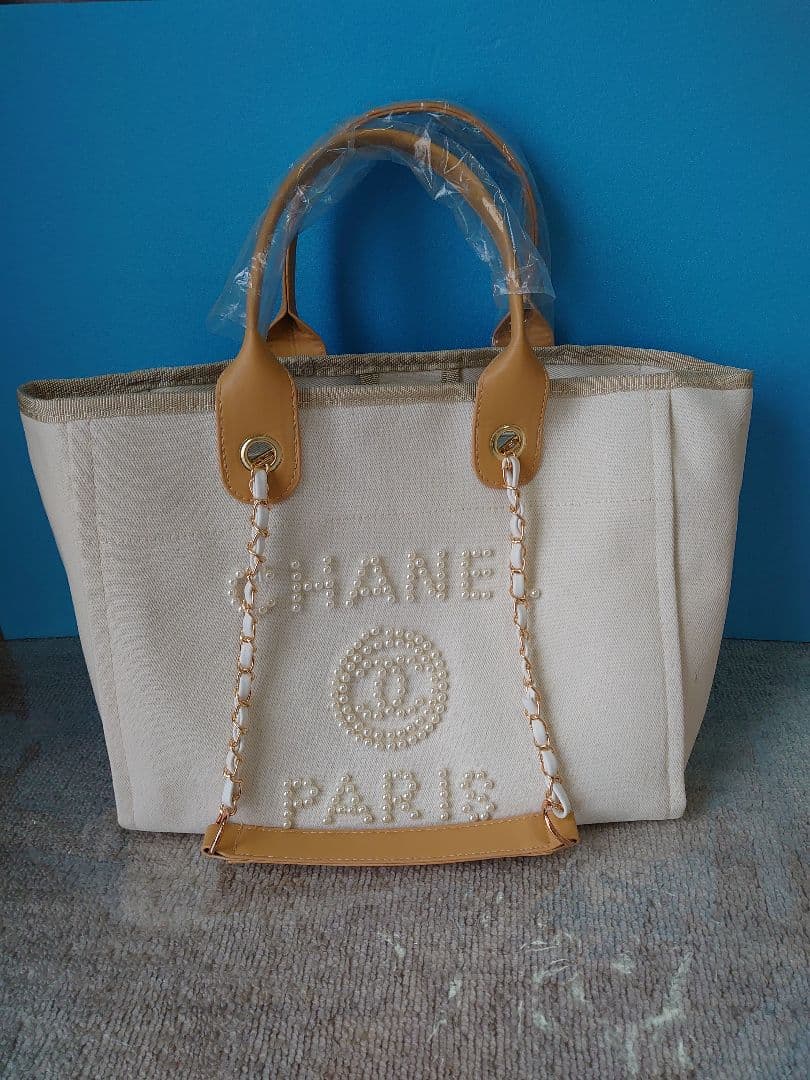 CHANEL 　ノベルティ　パール装飾 トートバッグ　ホワイト系