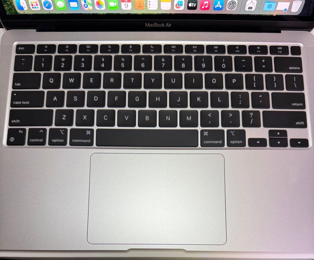 MacBook Air 2020。M1。16GB。