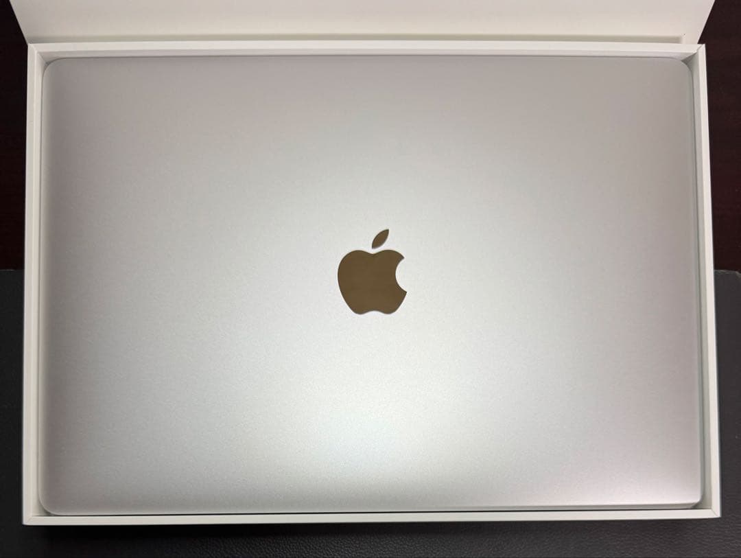 MacBook Air 2020。M1。16GB。