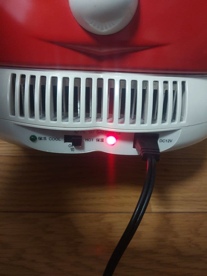 美品 東芝 サンリオ ハローキティ 冷温庫 KTY-5000 箱付き 希少