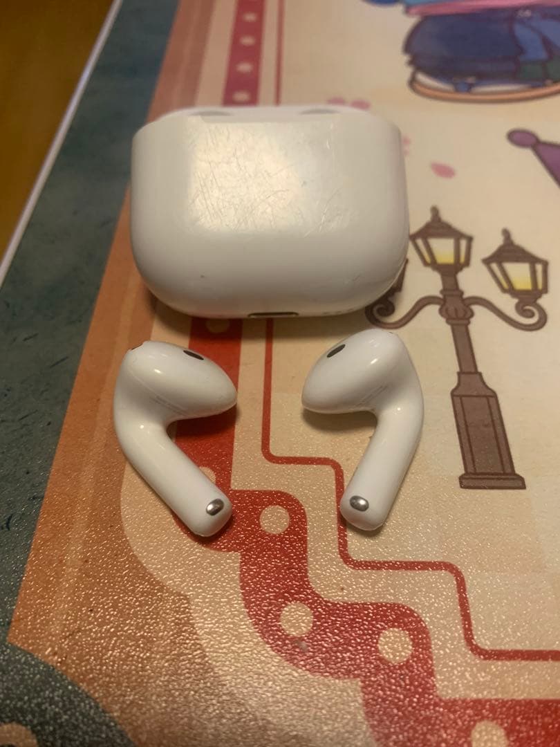 AirPods4(ANC)ノイズキャンセリング付き本体 ホワイト 充電ケース入り