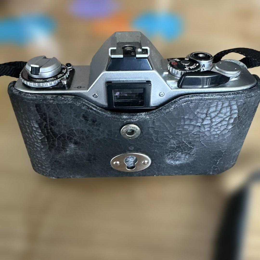 OLYMPUS OM-2 、Canon AV-1、Olympusケース付き