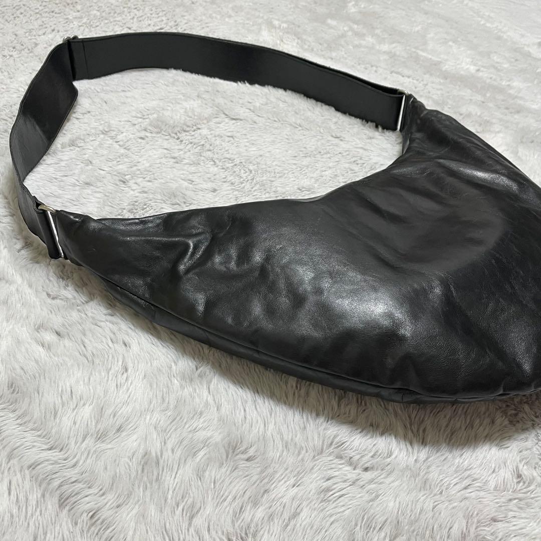 m0851 ショルダーバッグ　オールレザー　アニリンレザー　光沢　ブラック