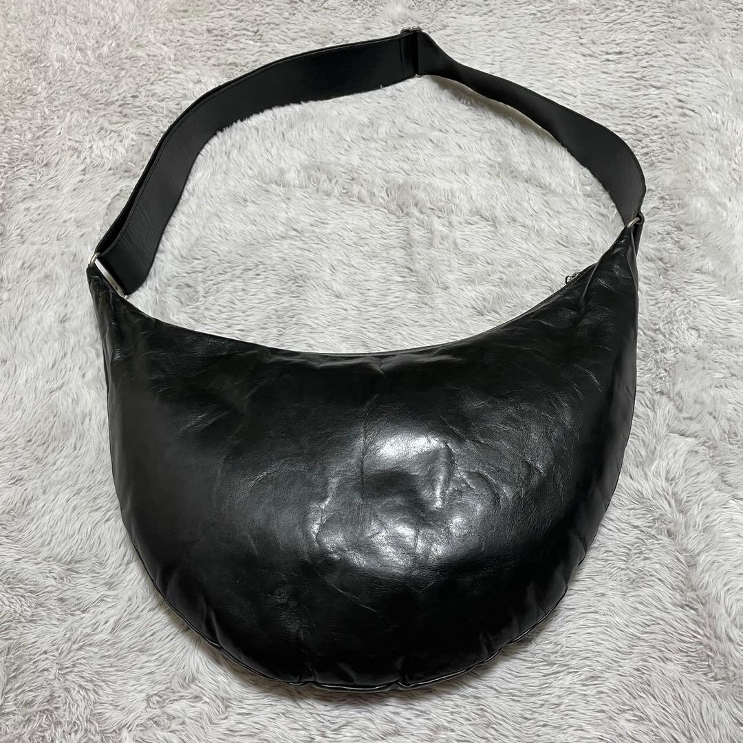 m0851 ショルダーバッグ　オールレザー　アニリンレザー　光沢　ブラック