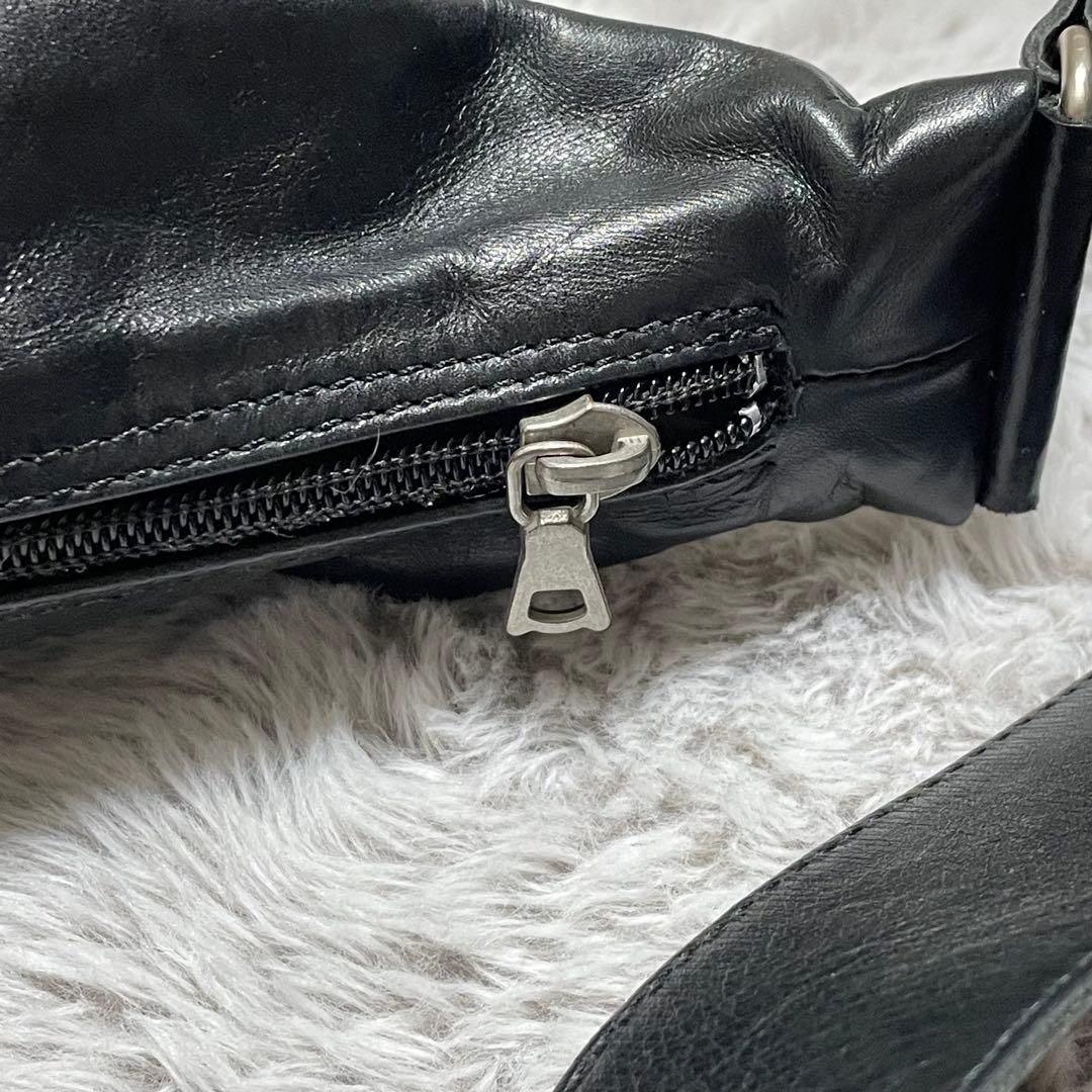 m0851 ショルダーバッグ　オールレザー　アニリンレザー　光沢　ブラック