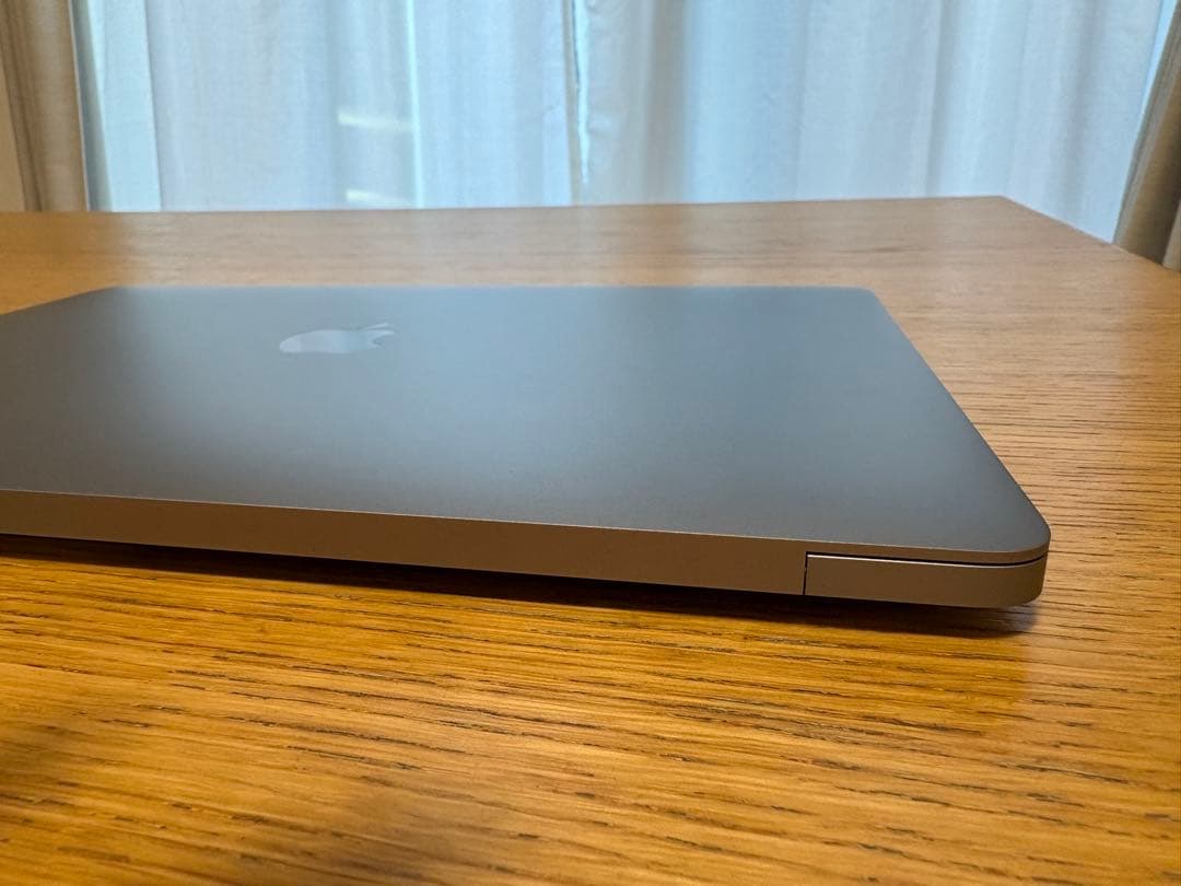 M1 Apple MacBook Air本体 8GM 256GB