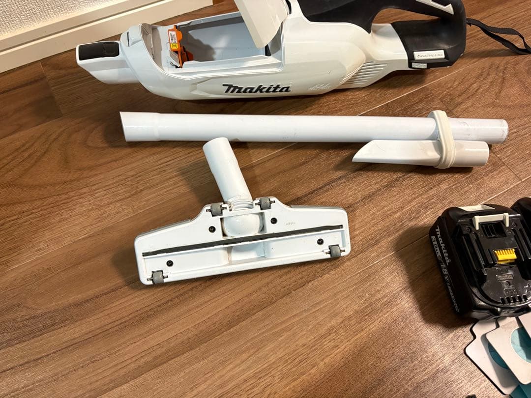 Makita マキタ コードレス掃除機 紙パック式18V