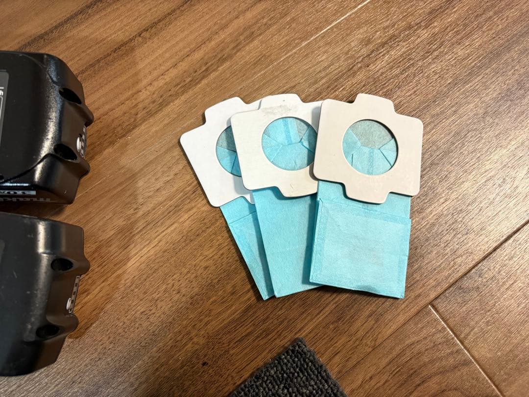 Makita マキタ コードレス掃除機 紙パック式18V