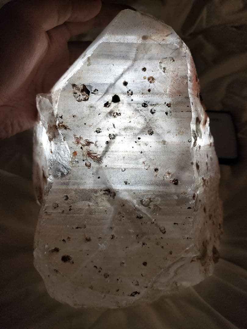 【早いもの勝ち超特価】巨大な水晶原石　約8.5kg