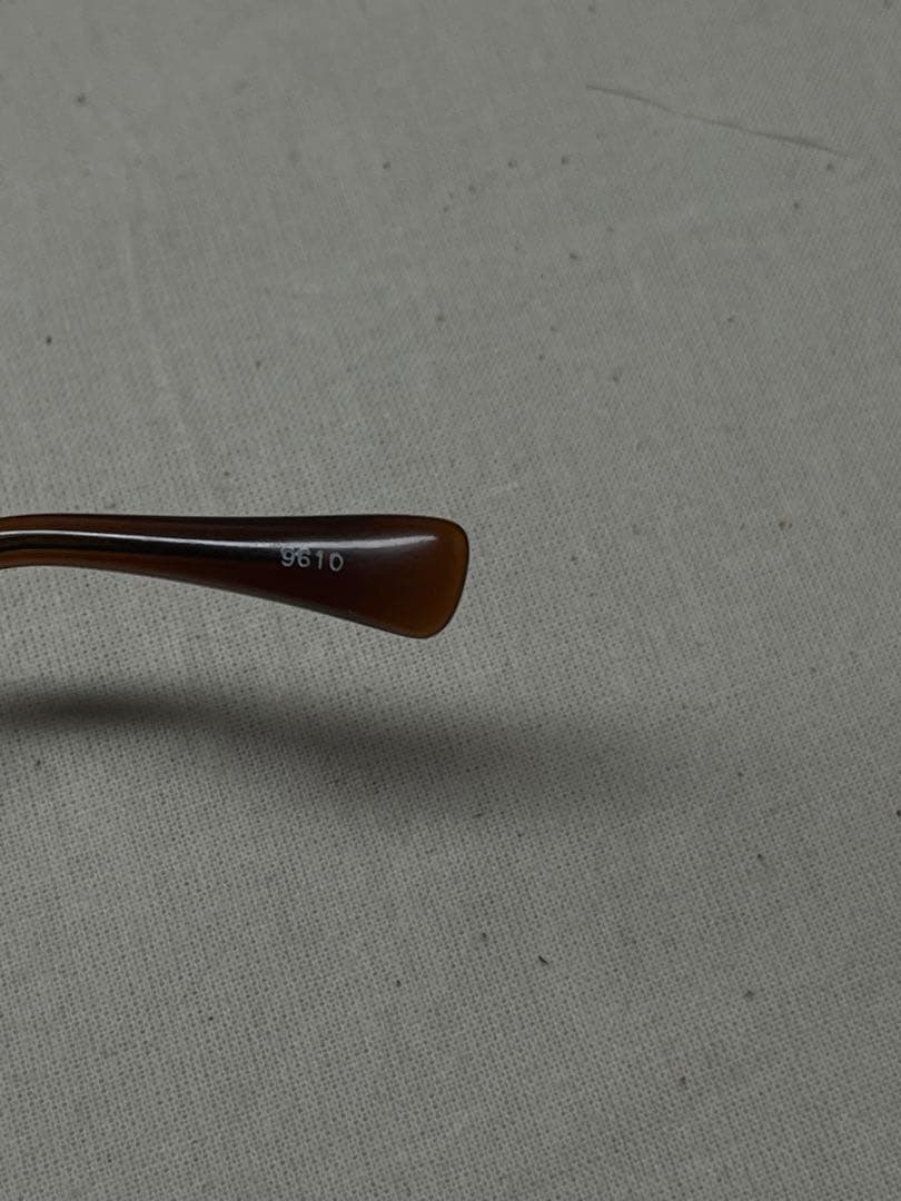 レスザンヒューマン　サングラス