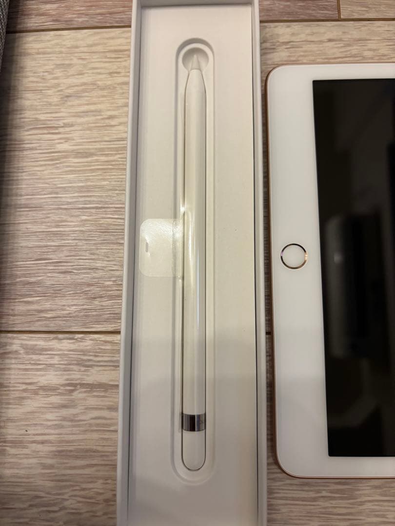 iPad 第7世代 Apple Pencil ケース付き